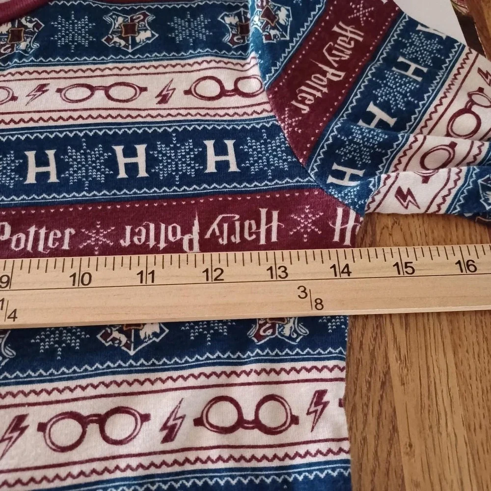 Harry Potter girls size small pajama top Hogwarts Maroon Trim